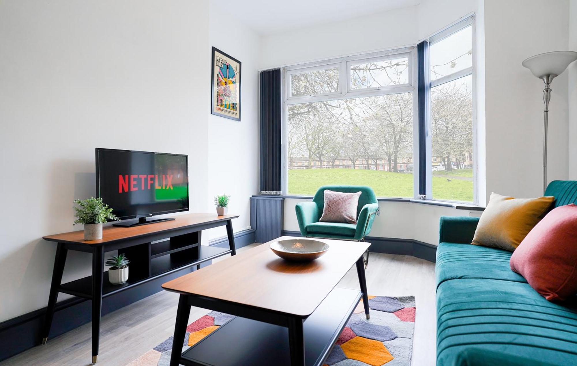 3-bed House In Near Old Trafford Manchester