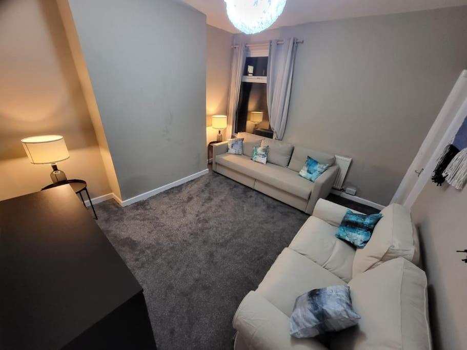 Holiday home 4 Bedrooms, 8 Min To City! Manchester