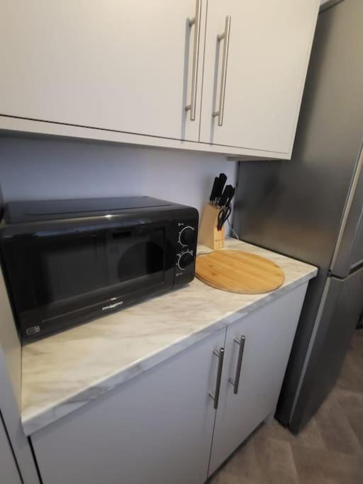 3 Bdr, Close To And Hospital Apartment