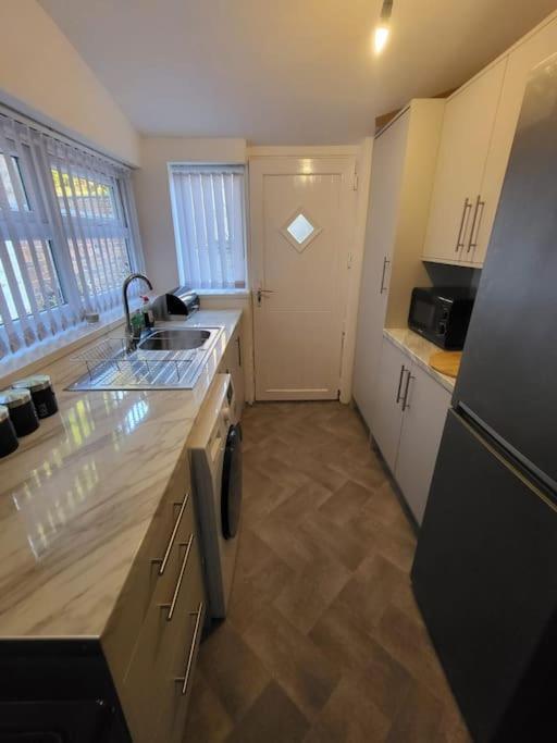 3 Bdr, Close To And Hospital *