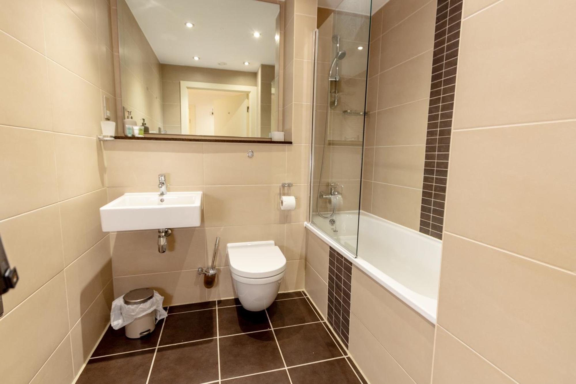 Gem: Cosy 2br With Private Balcony *