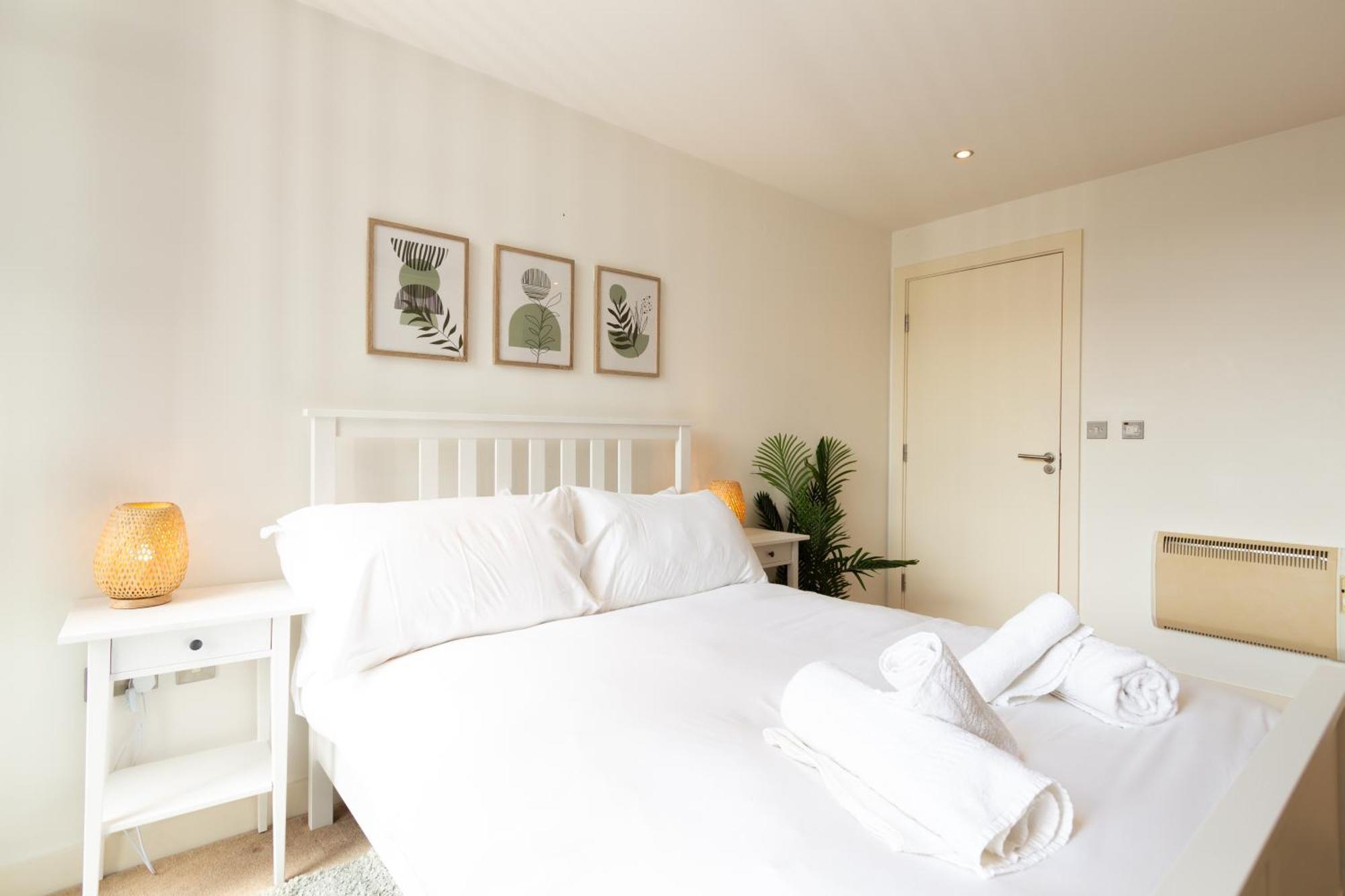 Gem: Cosy 2br With Private Balcony Manchester