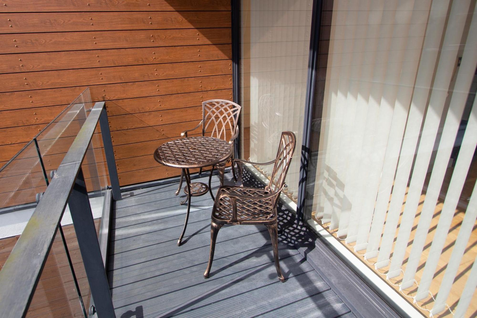 Gem: Cosy 2br With Private Balcony * Manchester