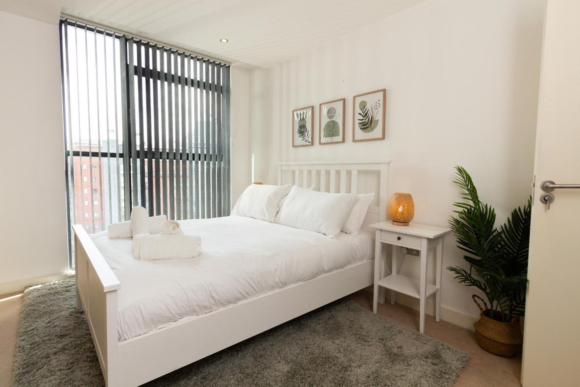 Gem: Cosy 2br With Private Balcony Apartment Manchester