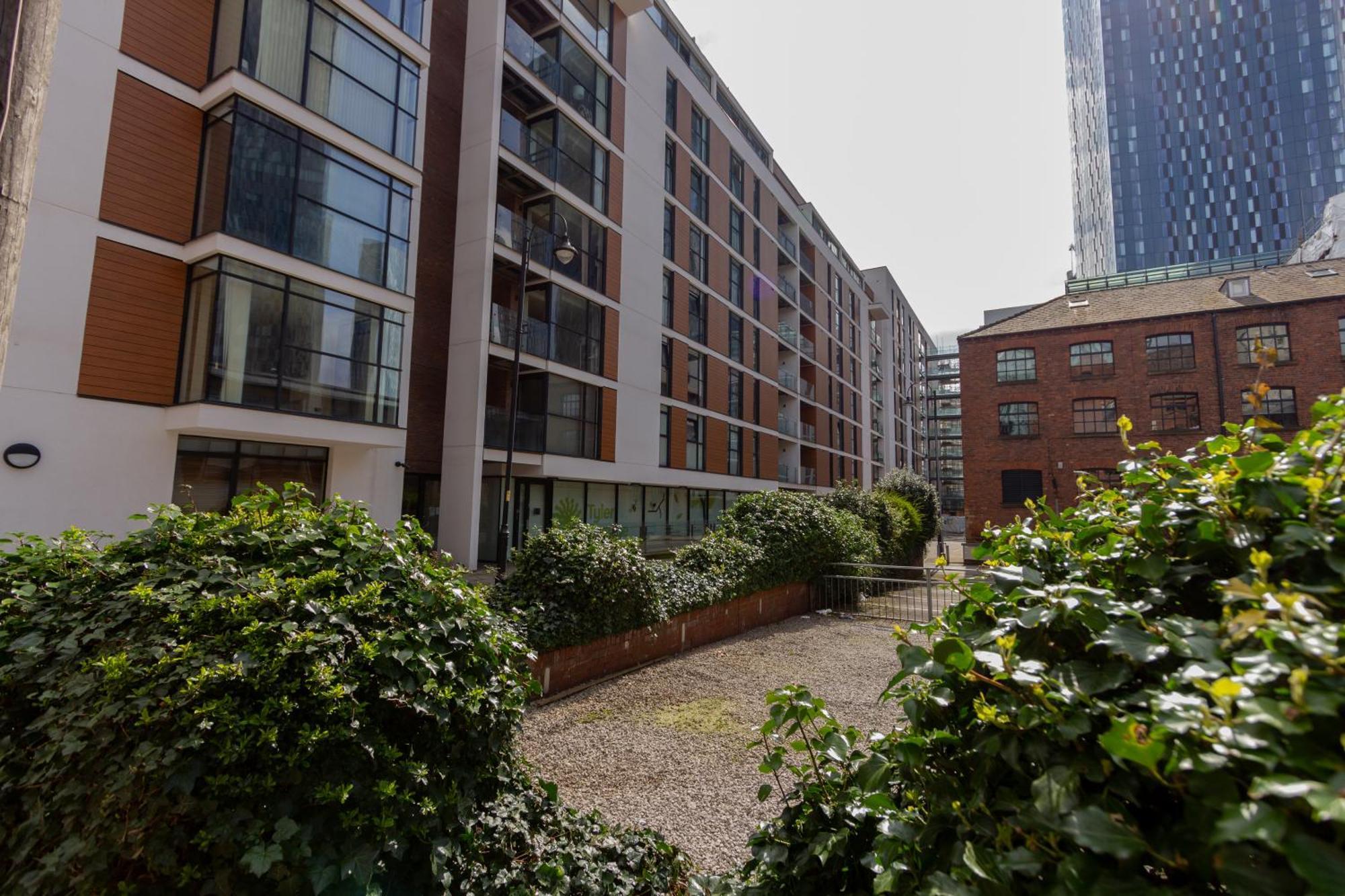 Gem: Cosy 2br With Private Balcony Apartment *