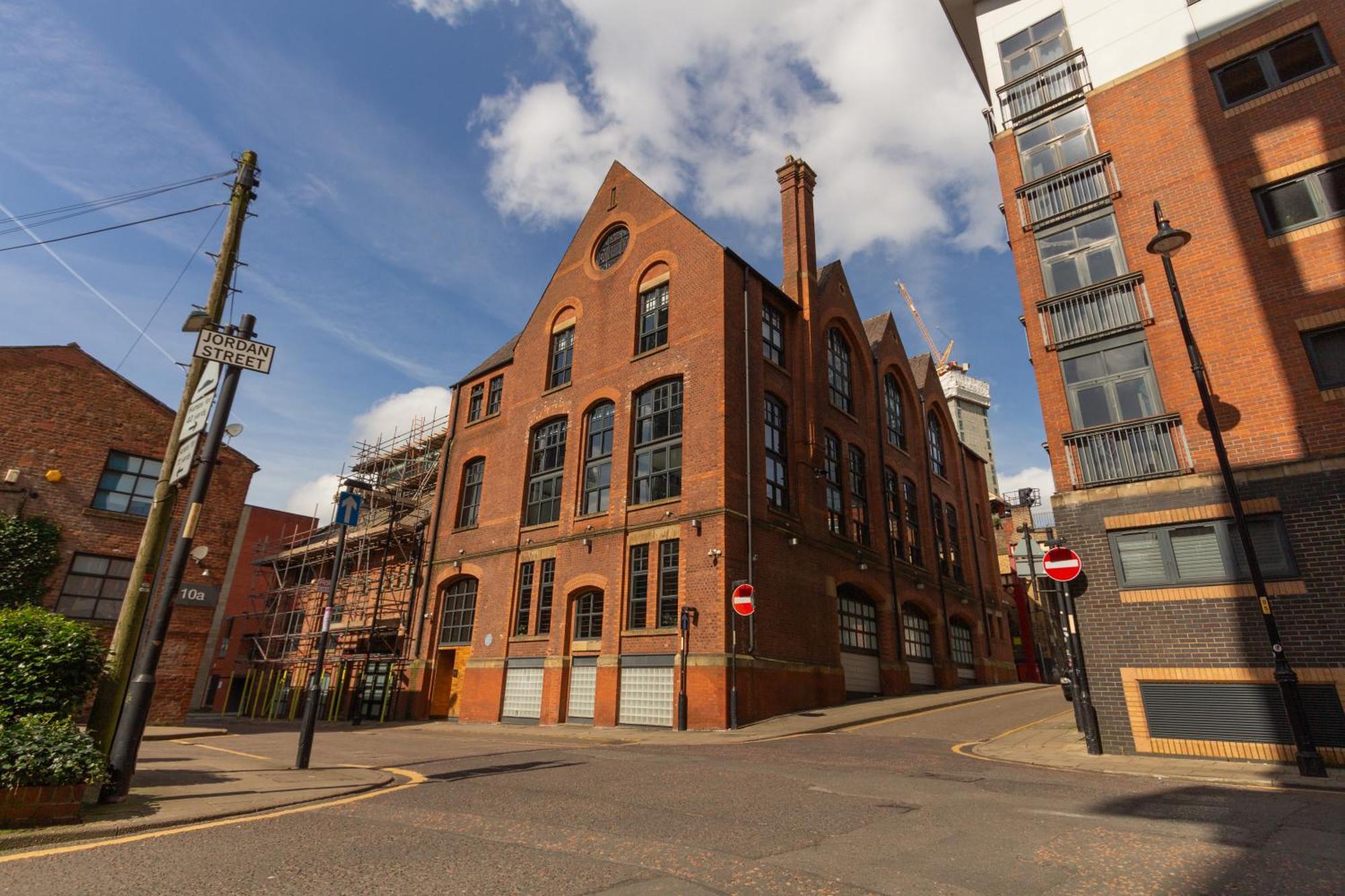 Gem: Cosy 2br With Private Balcony Manchester