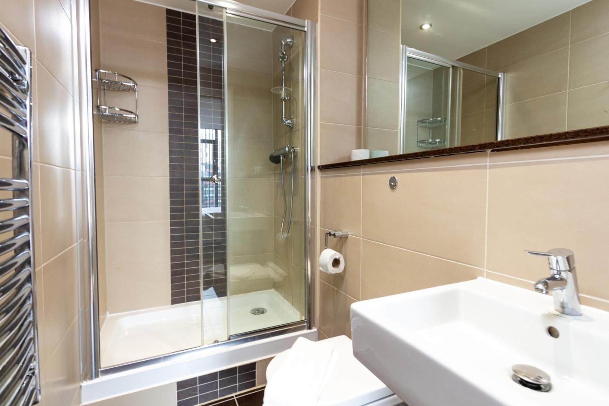 Gem: Cosy 2br With Private Balcony * Manchester