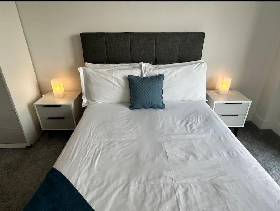 Chic 1 Bed Mcr Ap W/balcony- Sleeps 4 * Manchester