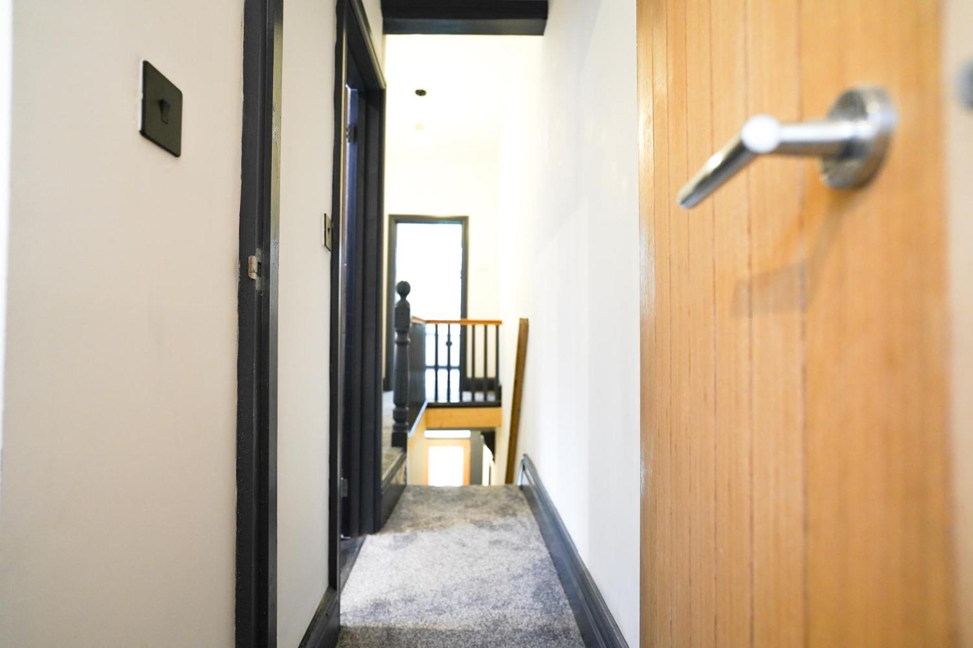 3-bed House In Near Old Trafford * Manchester