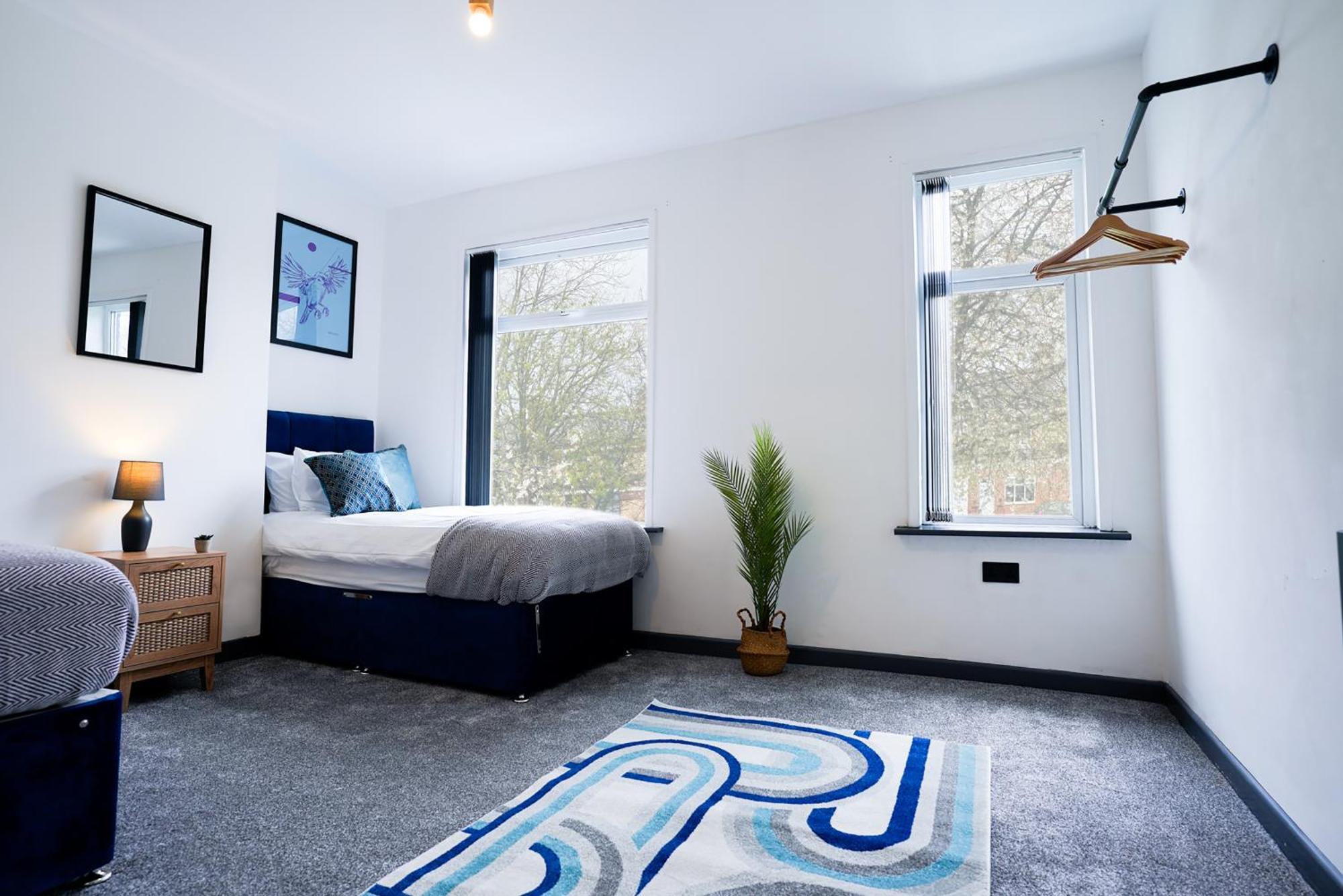 3-bed House In Near Old Trafford Manchester
