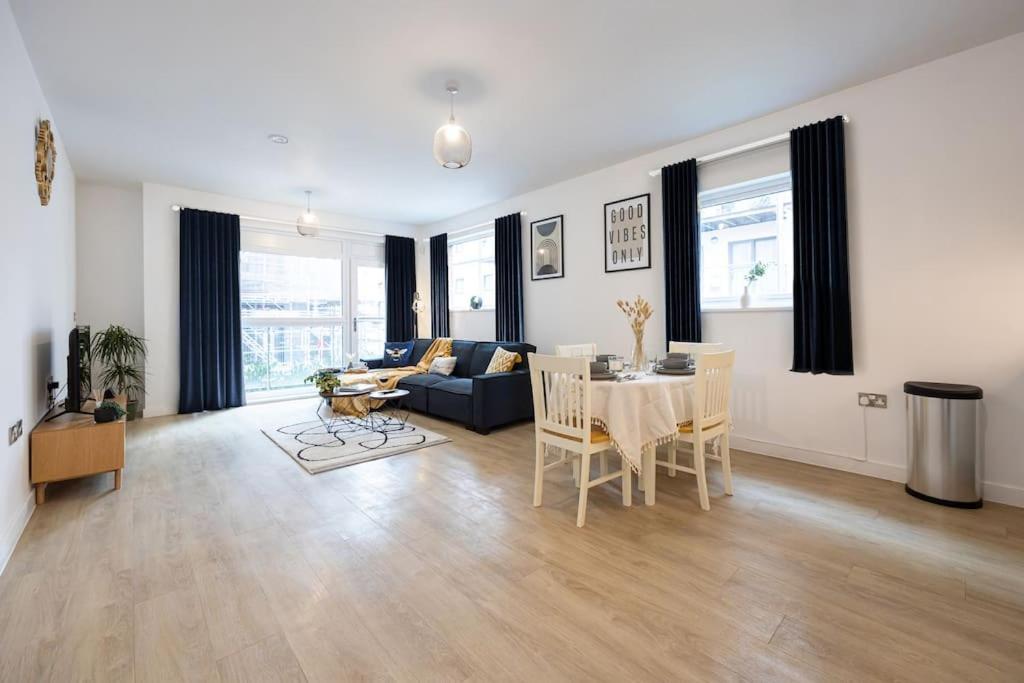 Centre - Luxe 2bed Palazzo *