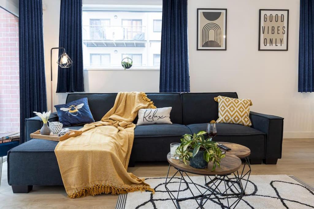 Centre - Luxe 2bed Palazzo Apartment *