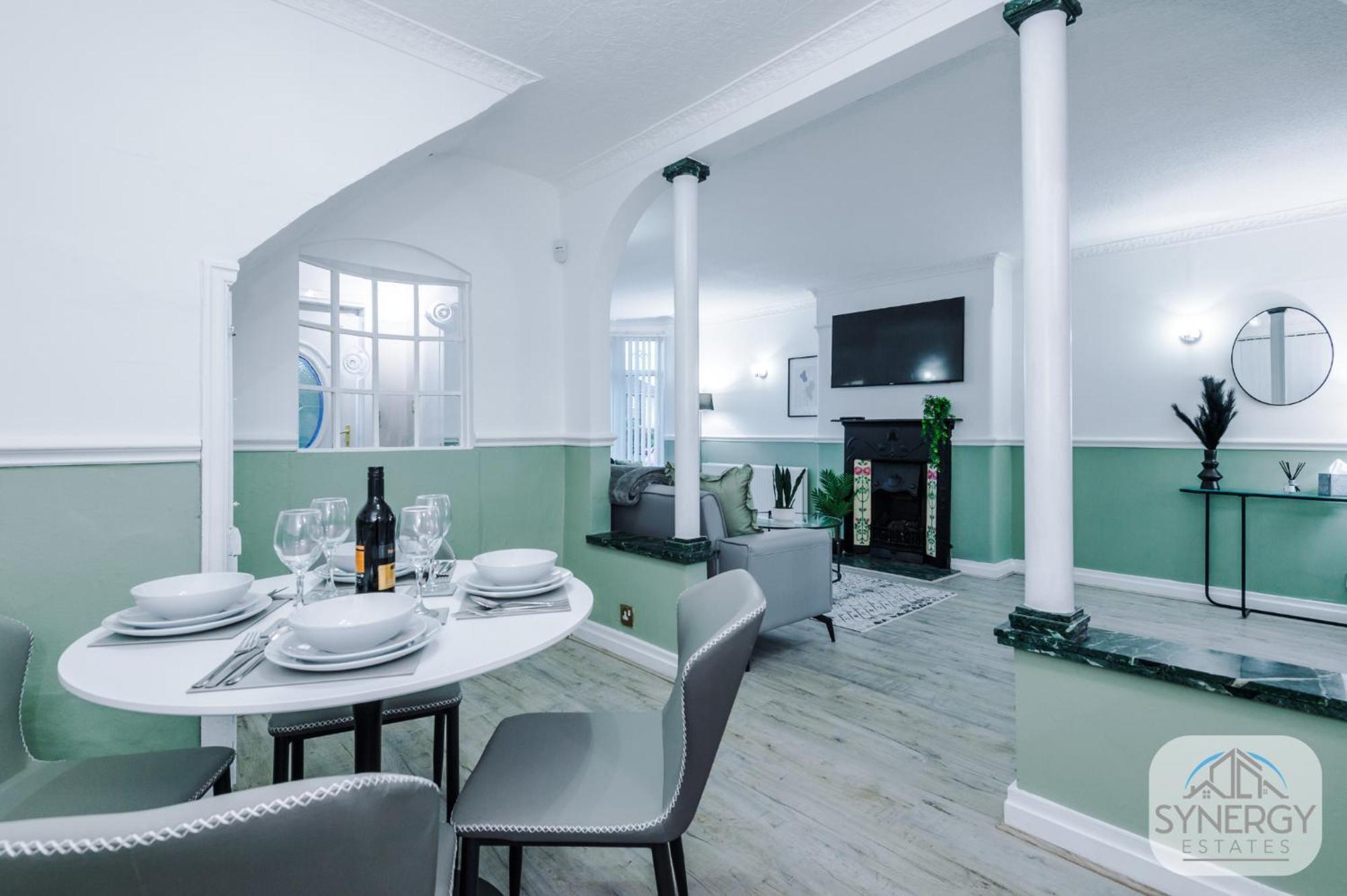Jade House, - By Synergy Estates Holiday home *