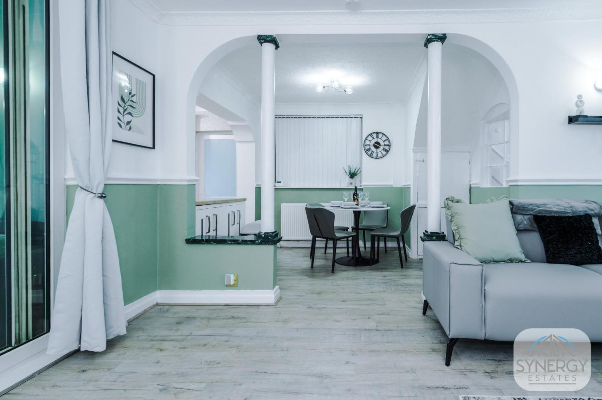 Jade House, - By Synergy Estates Holiday home