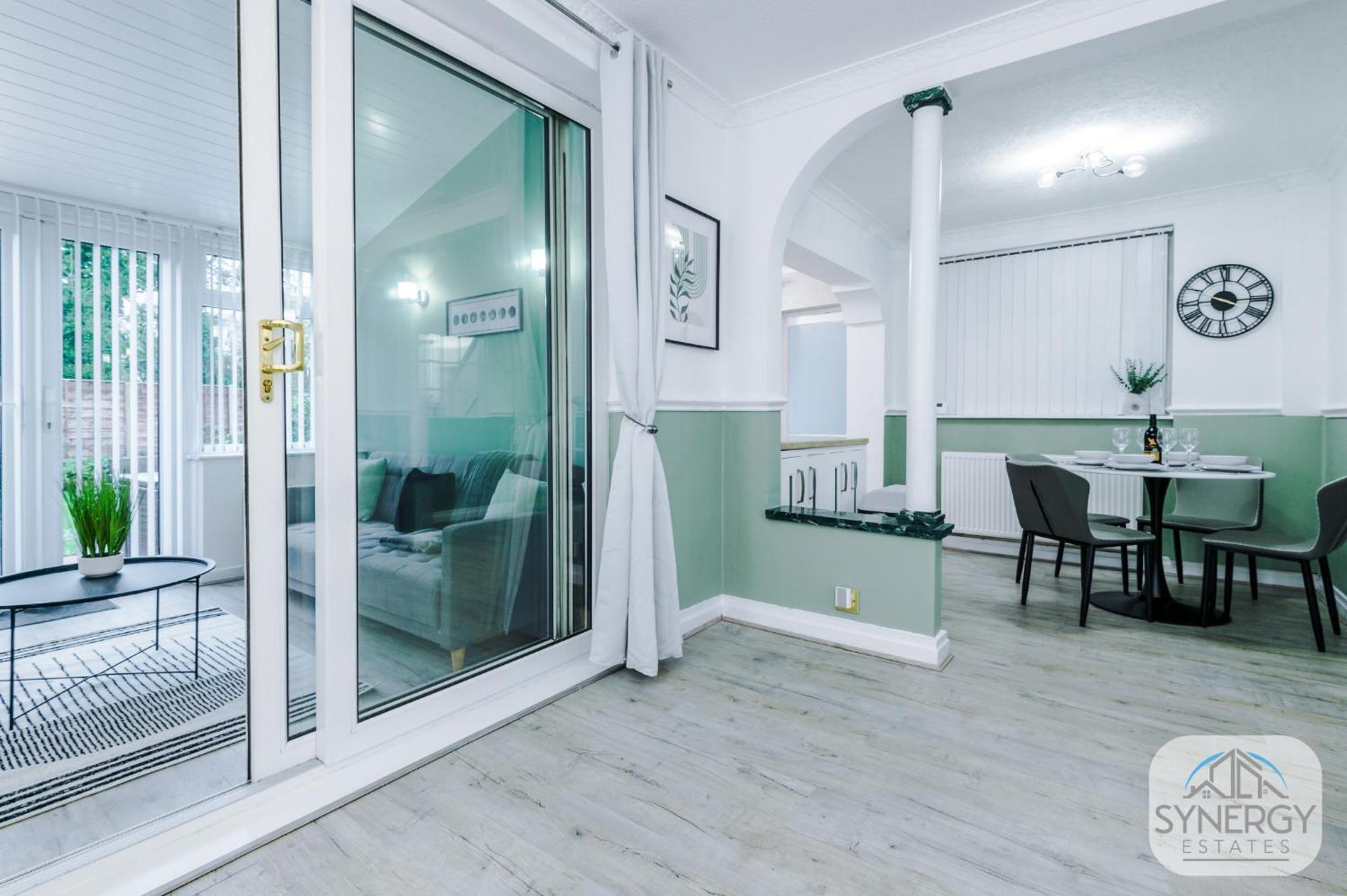 Jade House, - By Synergy Estates Holiday home *