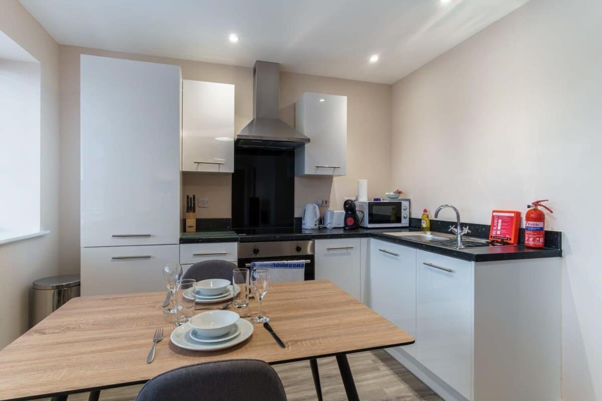 Fantastic 1 Bed Flat - Sleeps 3 *
