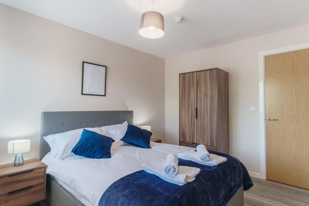 Spacious & Bright 2 Bed Manchester