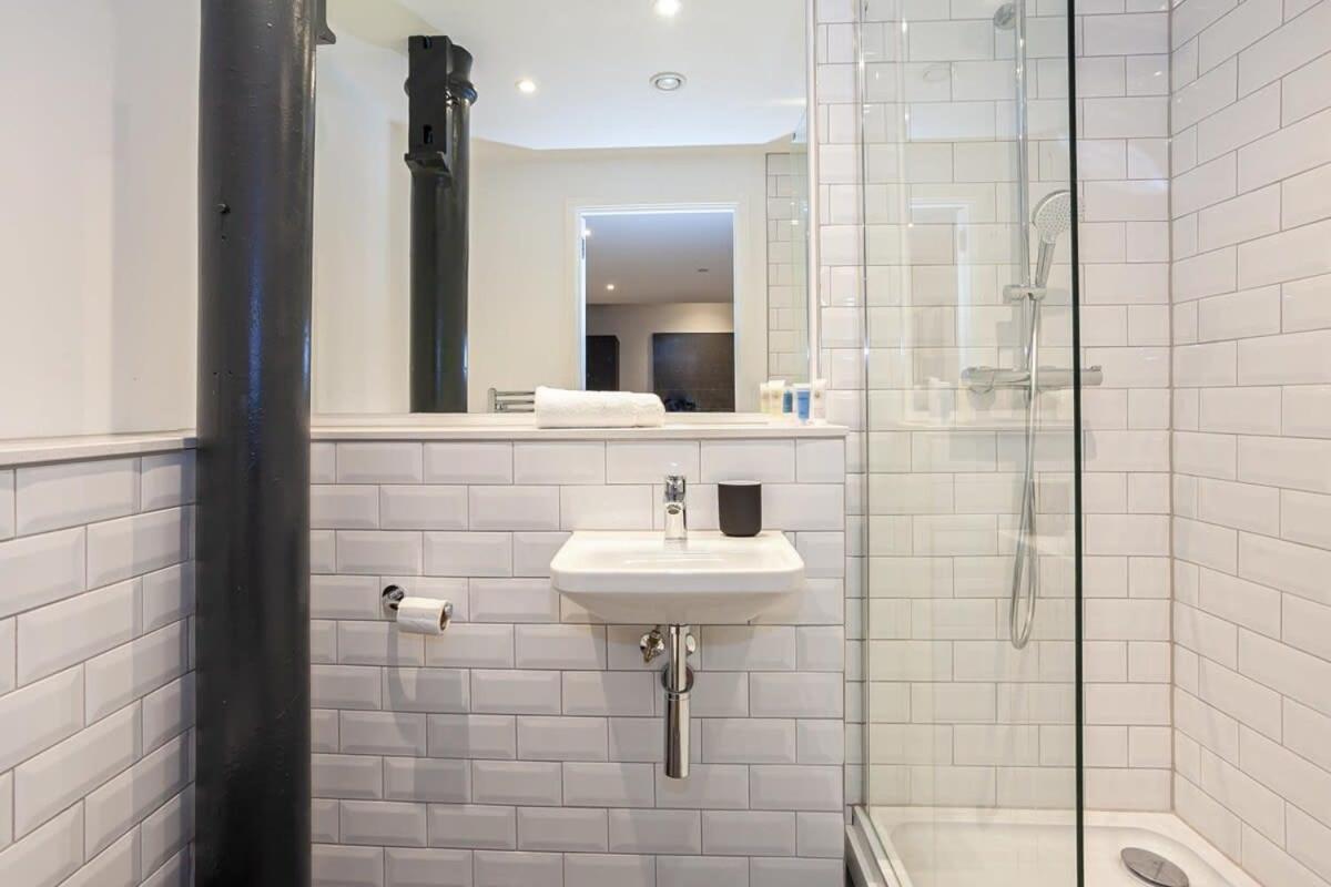 Stylish Modern In Holiday home *