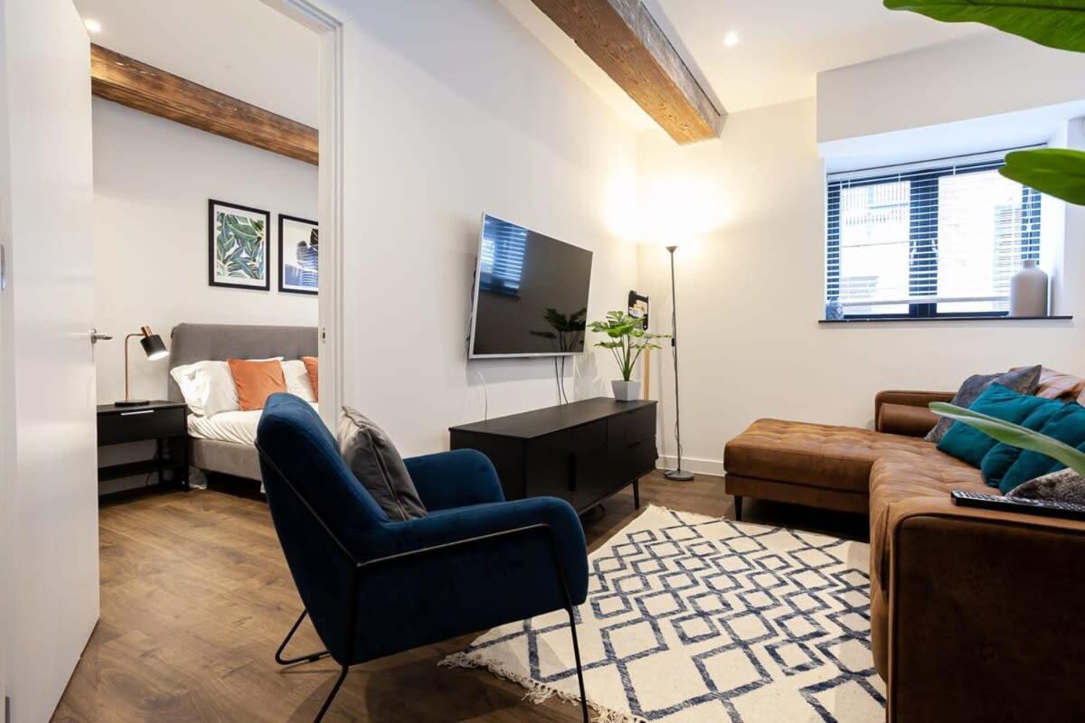 Stylish Modern In * Manchester