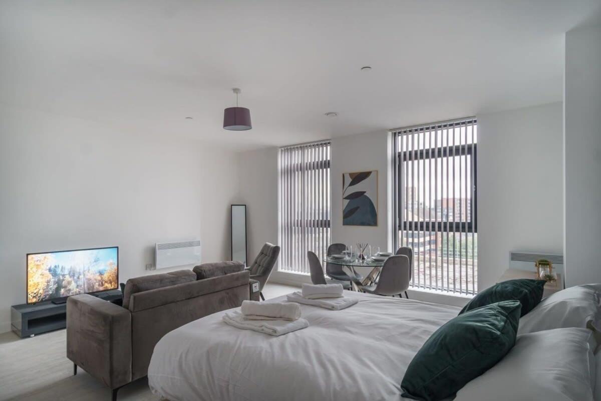 Modern In Salford Great Views * Manchester