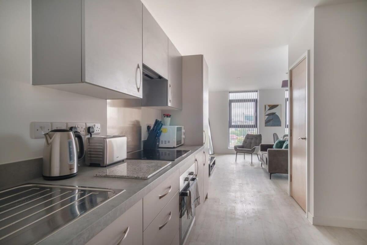 Modern In Salford Great Views *