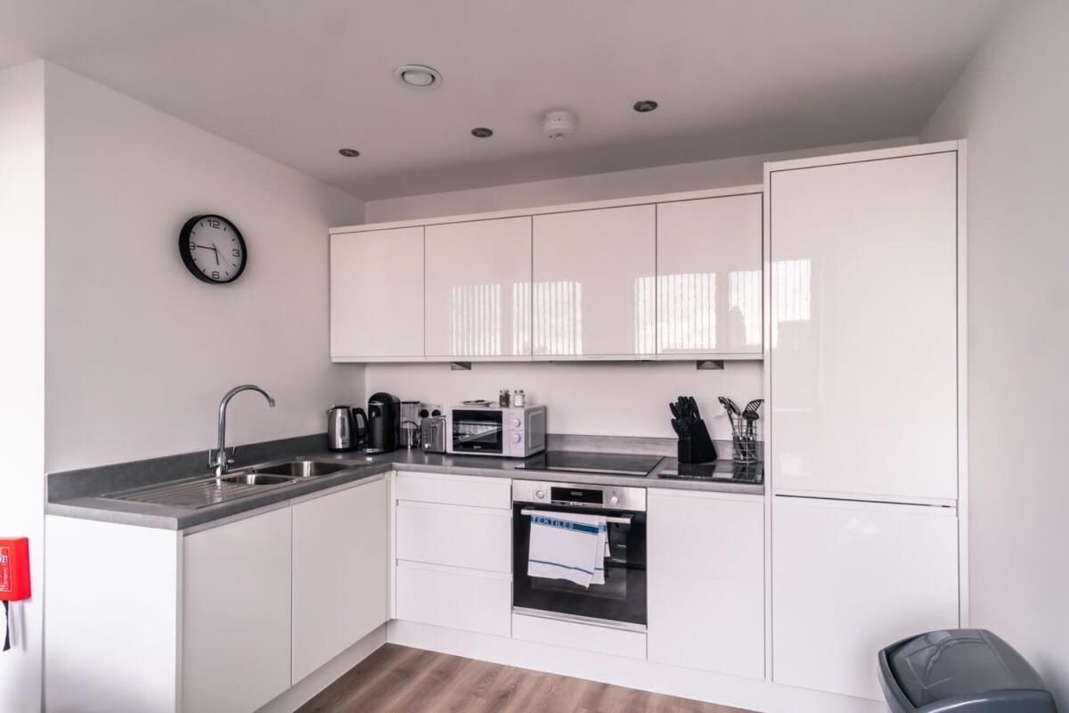 Zeni, Alexandra Rise Slick 1 Bed Manchester