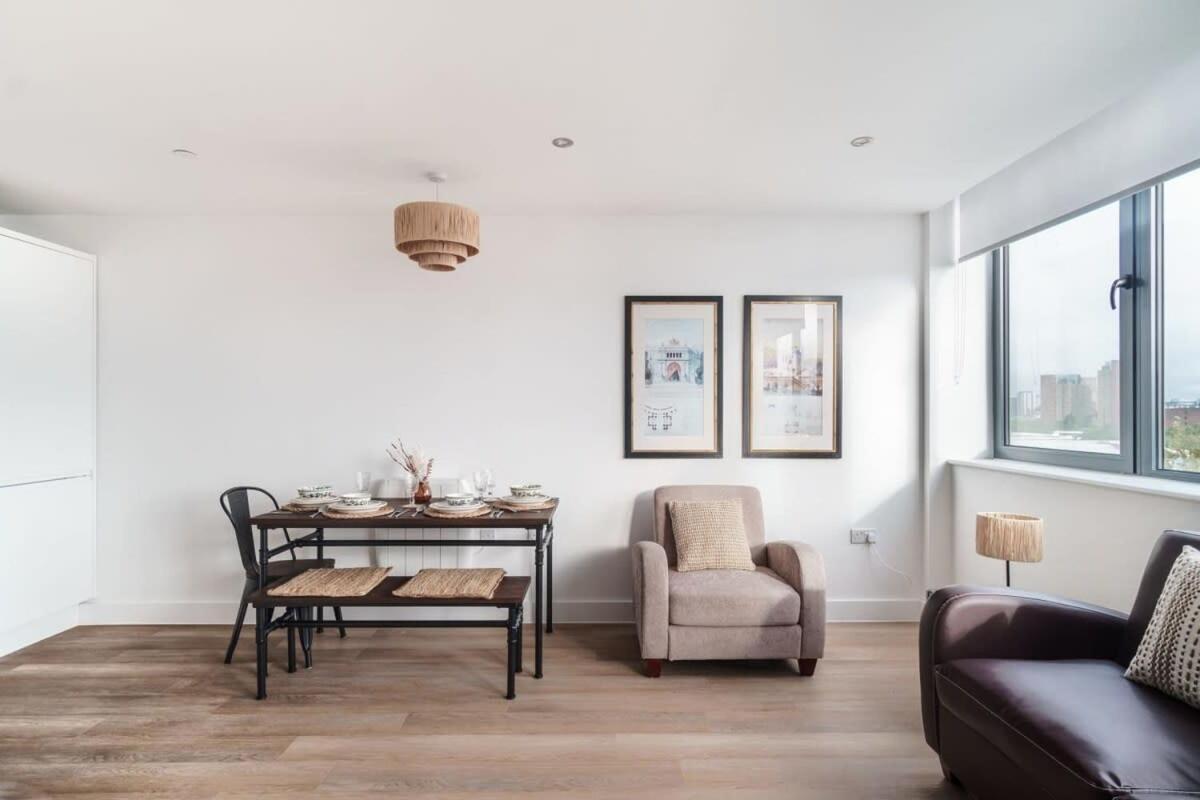 Zeni, Alexandra Rise Fab 1br Flat Apartment