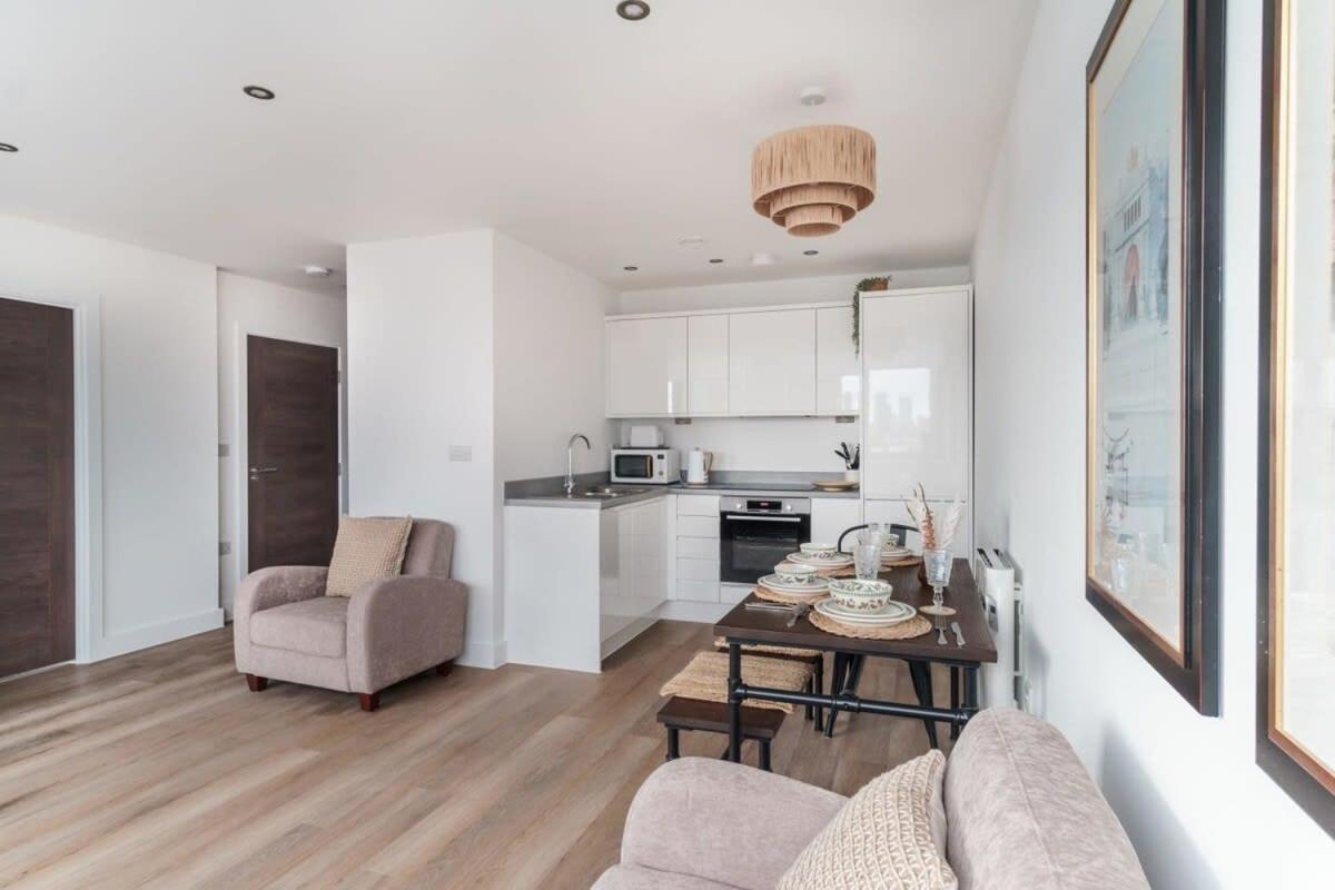 Zeni, Alexandra Rise Fab 1br Flat Apartment *