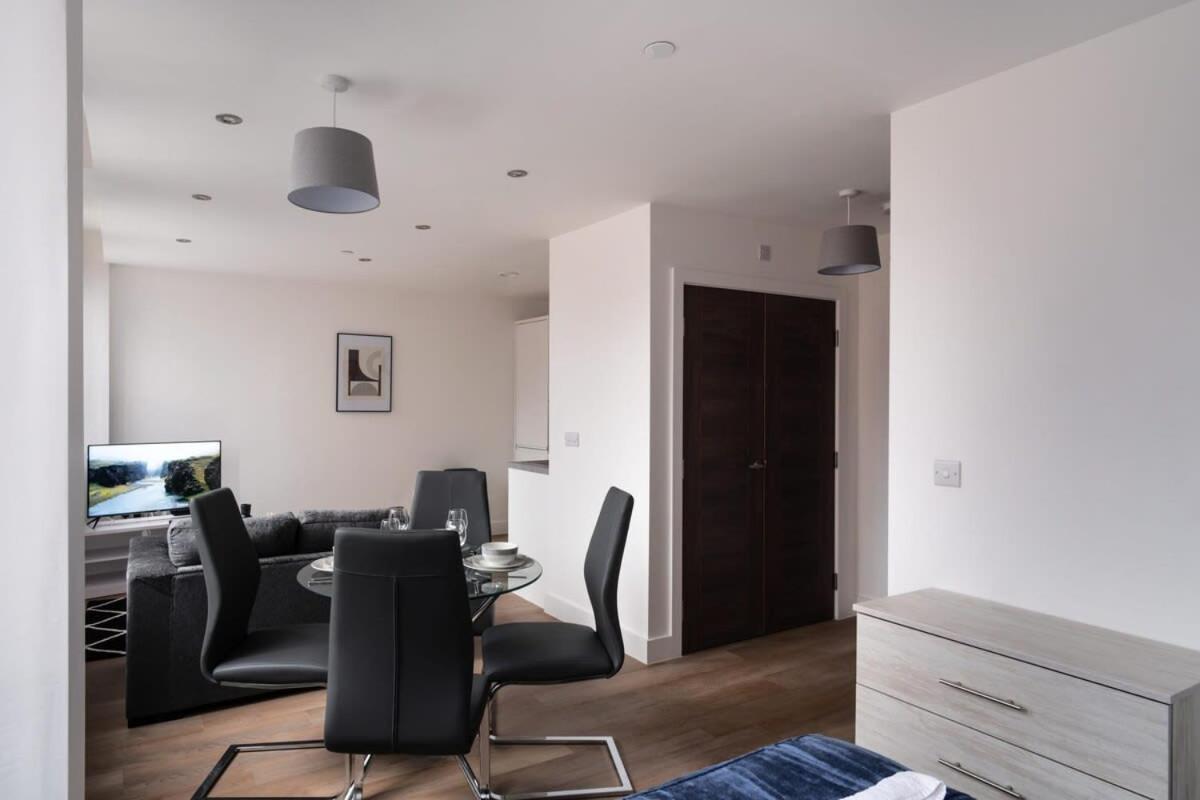Zeni, Alexandra Rise Smart Appartement Manchester