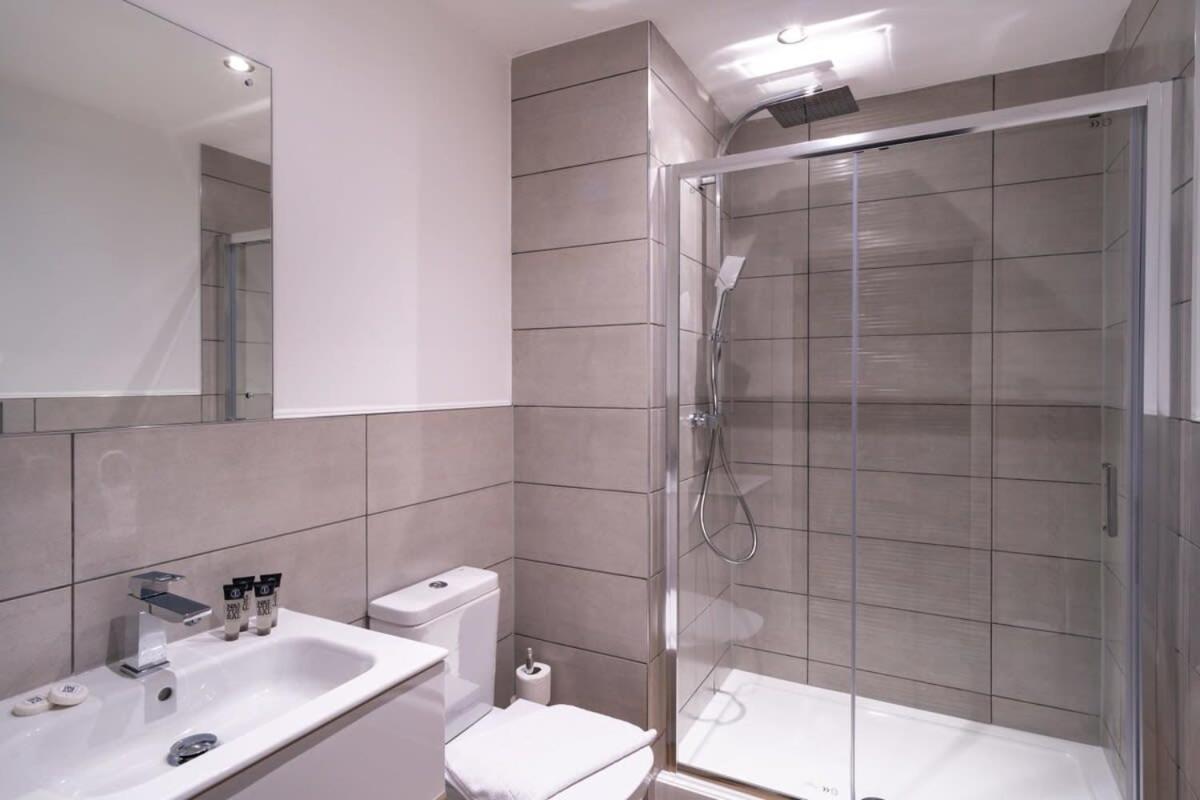 Zeni, Alexandra Rise Neat 1 Bed Appartement