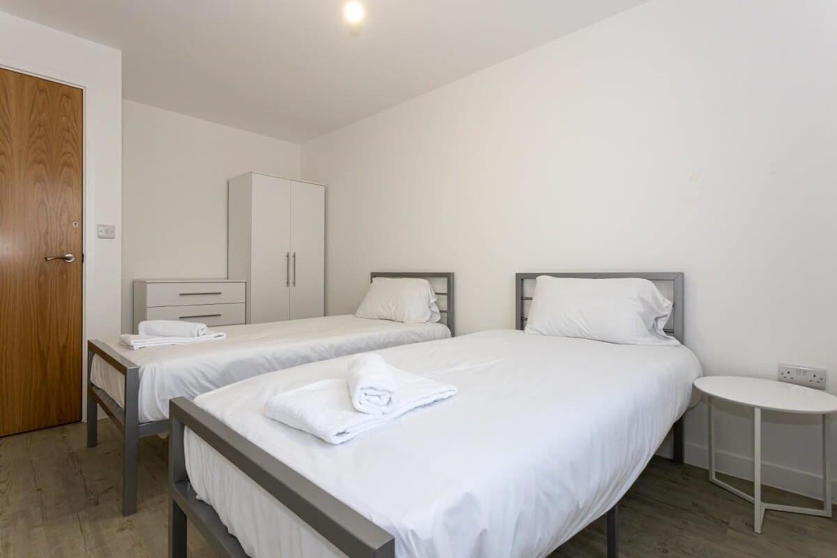 Stunning 2 Bed In Salford Amazing Views *