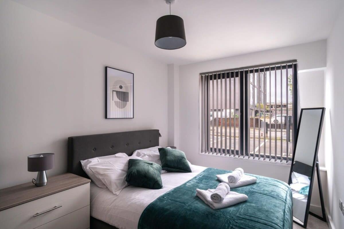 Zeni, Alexandra Rise Neat 1 Bed Appartement Manchester