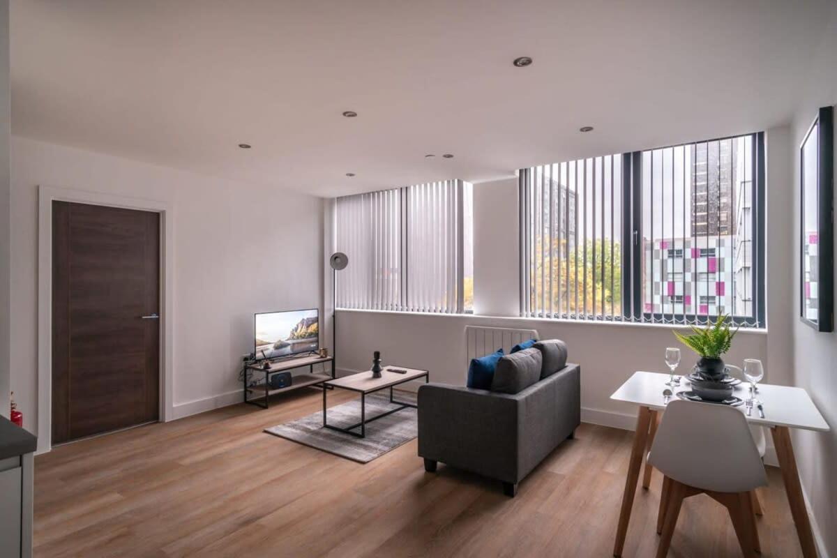 Zeni, Alexandra Rise Chic 1br Flat