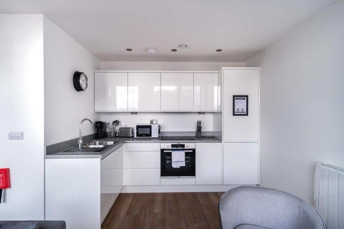 Zeni, Alexandra Rise Bright 1 Bed Appartement *