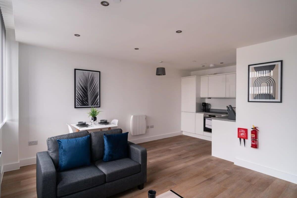 Zeni, Alexandra Rise Chic 1br Flat Manchester