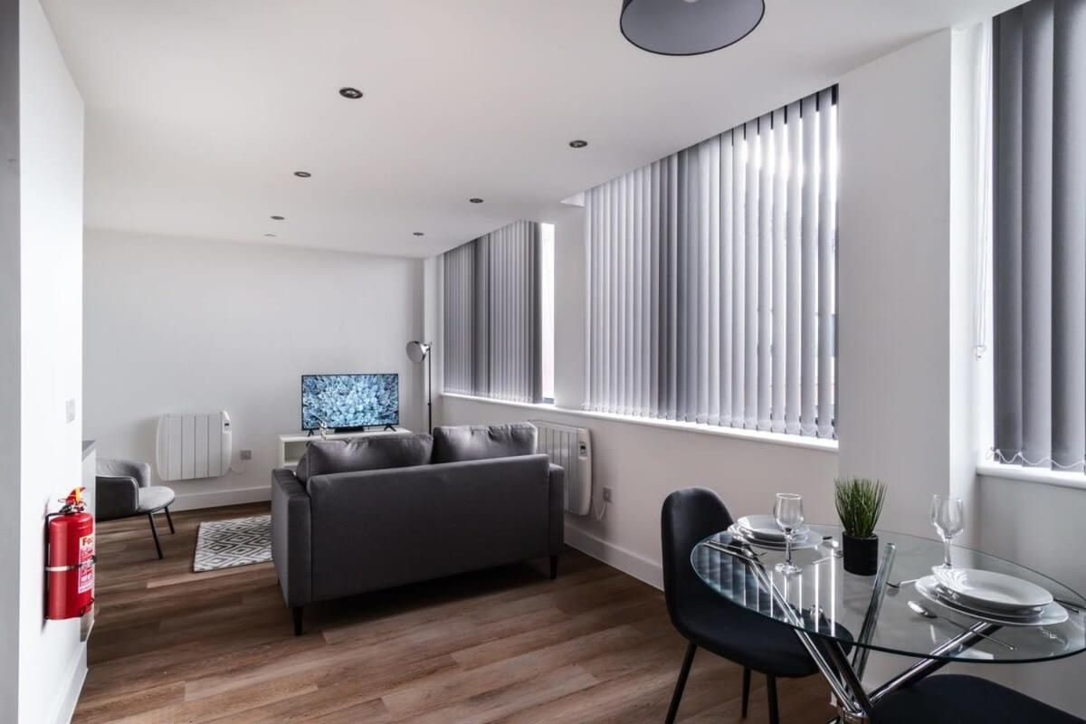 Zeni, Alexandra Rise Bright 1 Bed Appartement Manchester