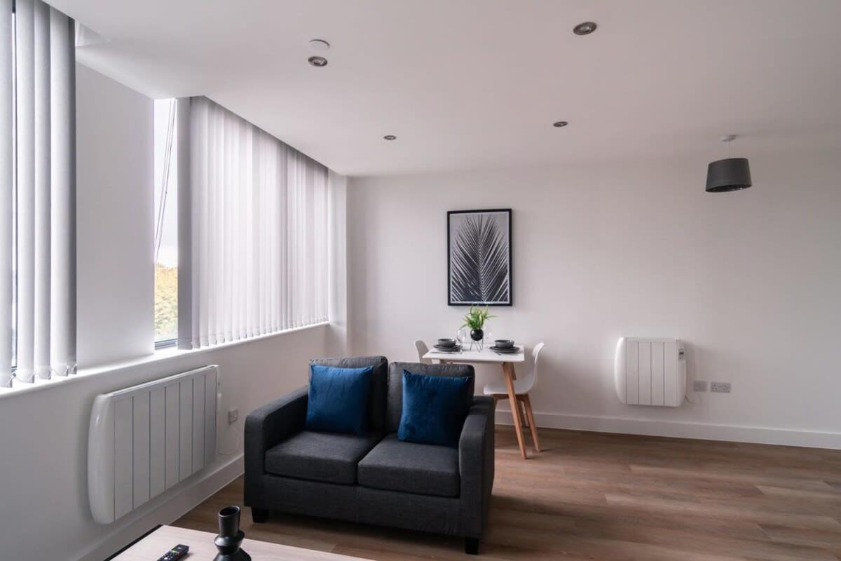 Zeni, Alexandra Rise Chic 1br Flat Manchester