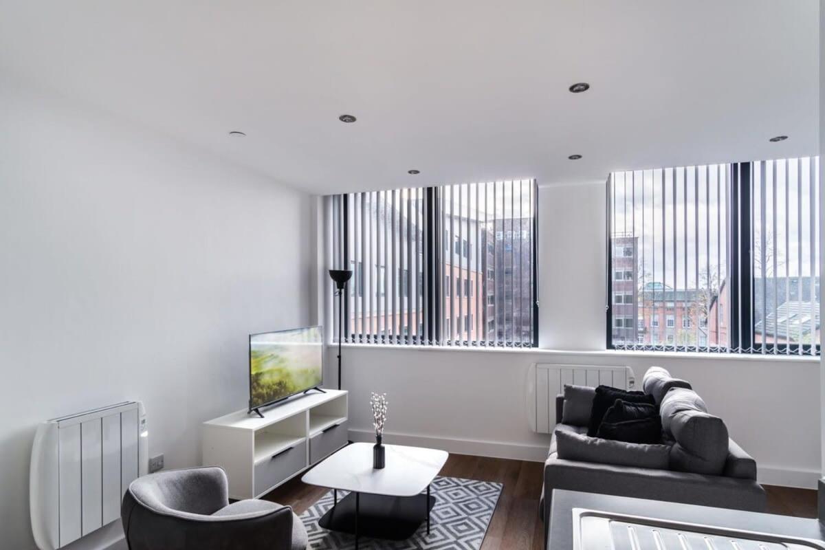 Zeni, Alexandra Rise Bright 1 Bed Appartement Manchester