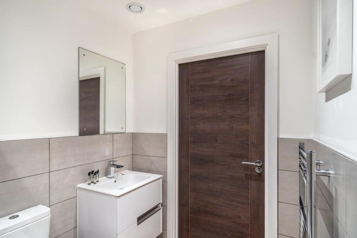 Zeni, Alexandra Rise Smart 1 Bed *