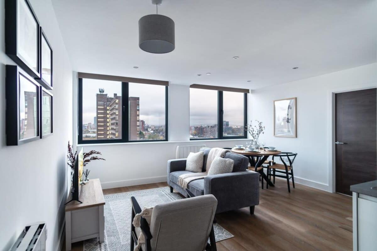Zeni, Alexandra Rise Smart 1 Bed * Manchester
