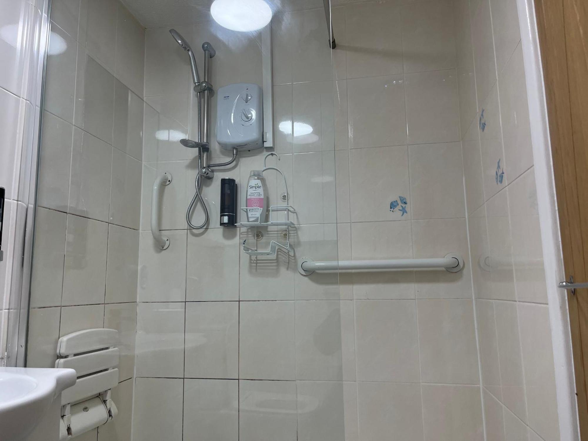 Apartment Charming 2-bedroom In