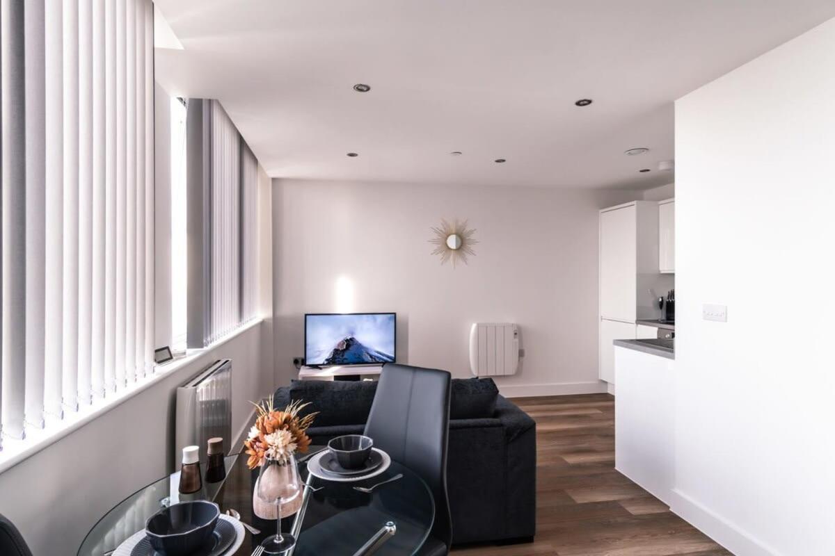 Zeni, Alexandra Rise Flat Apartment