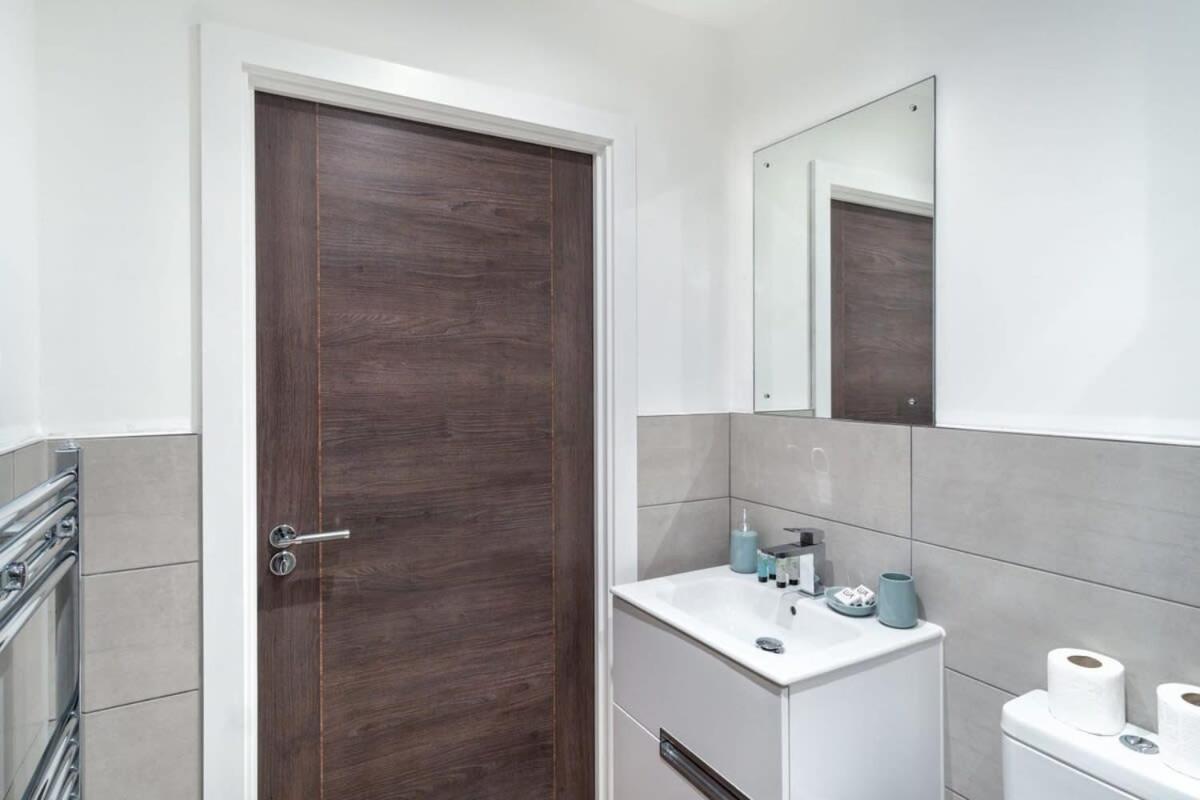 Stayzeni, Alexandra Rise Lovely 1 Bed *