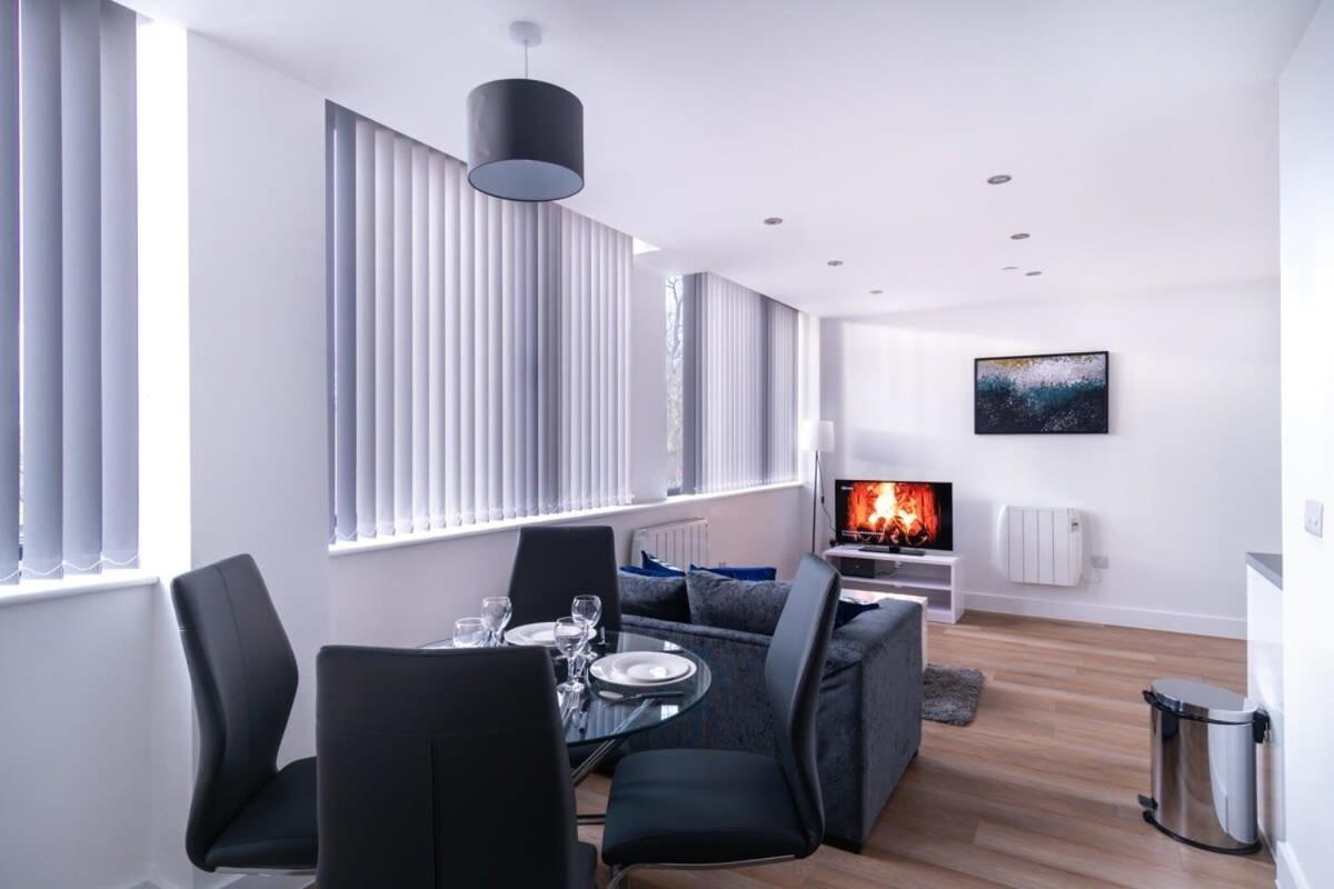 Stayzeni, Alexandra Rise Lovely 1 Bed Manchester