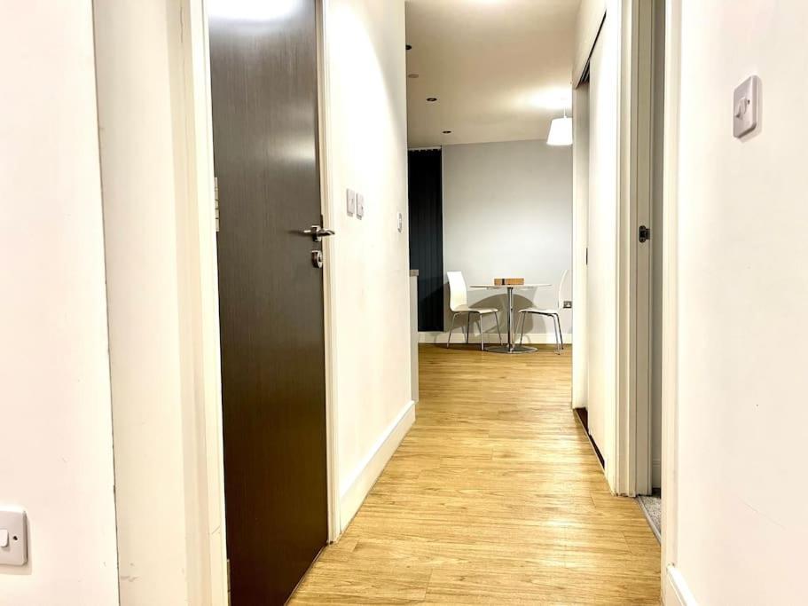 Lovely 2 Bedroom In Apartment Manchester