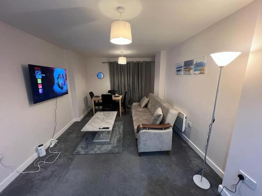 Ao Arena Flat Manchester, With Parking *