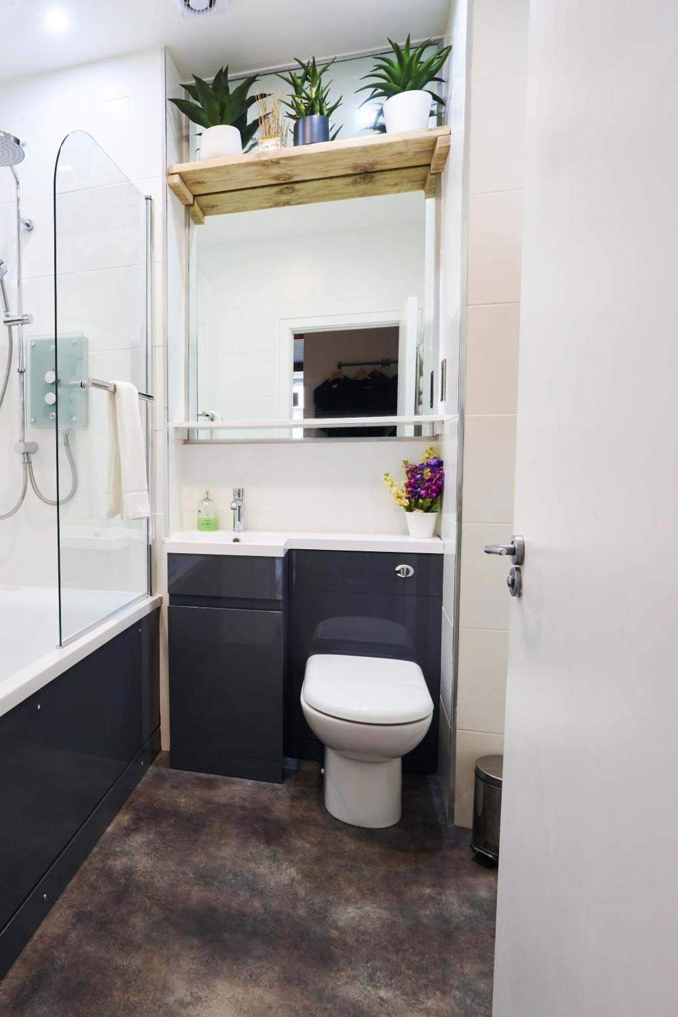 Lushpads Bed & Breakfast 4*