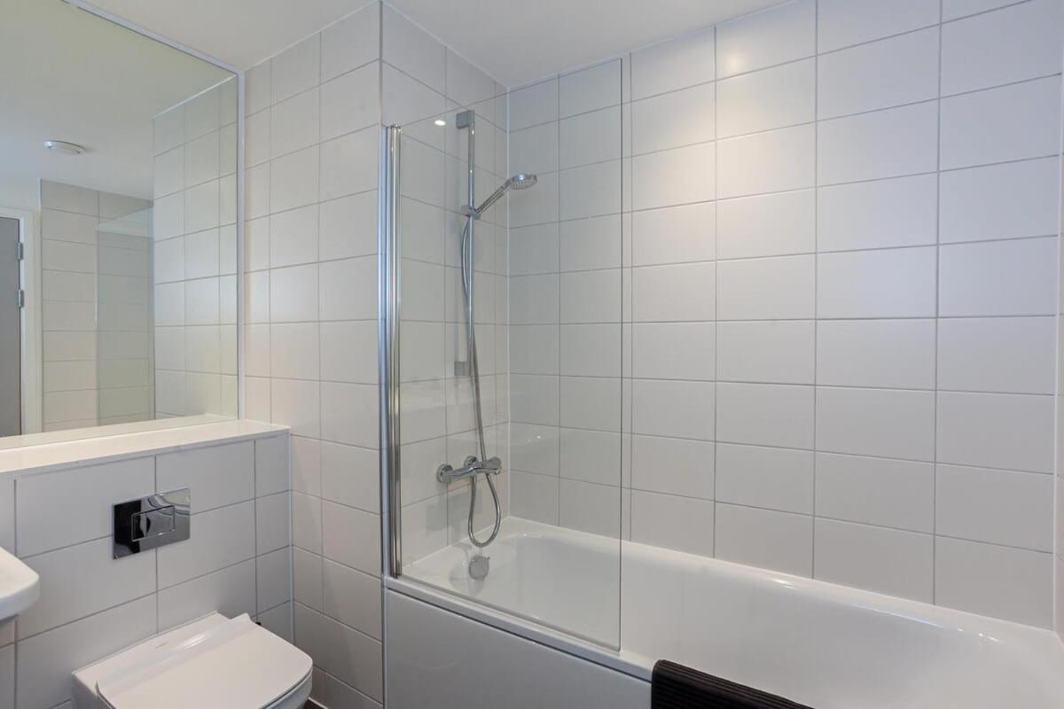 Apartment Spacious 2 Bed In Manchester