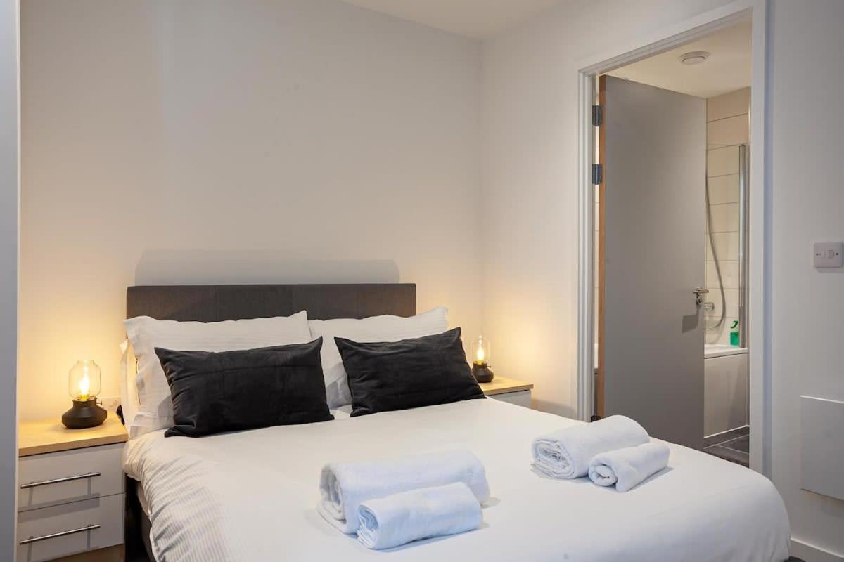 Spacious 2 Bed In *