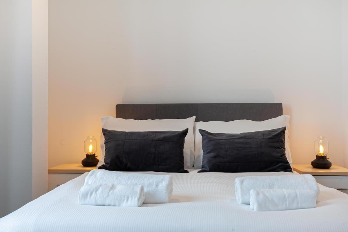 Spacious 2 Bed In Apartment *